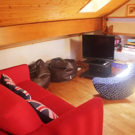 With 4 And Terrace * Châtel